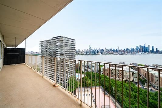 6040 Blvd East #18E, West New York, New Jersey image 2