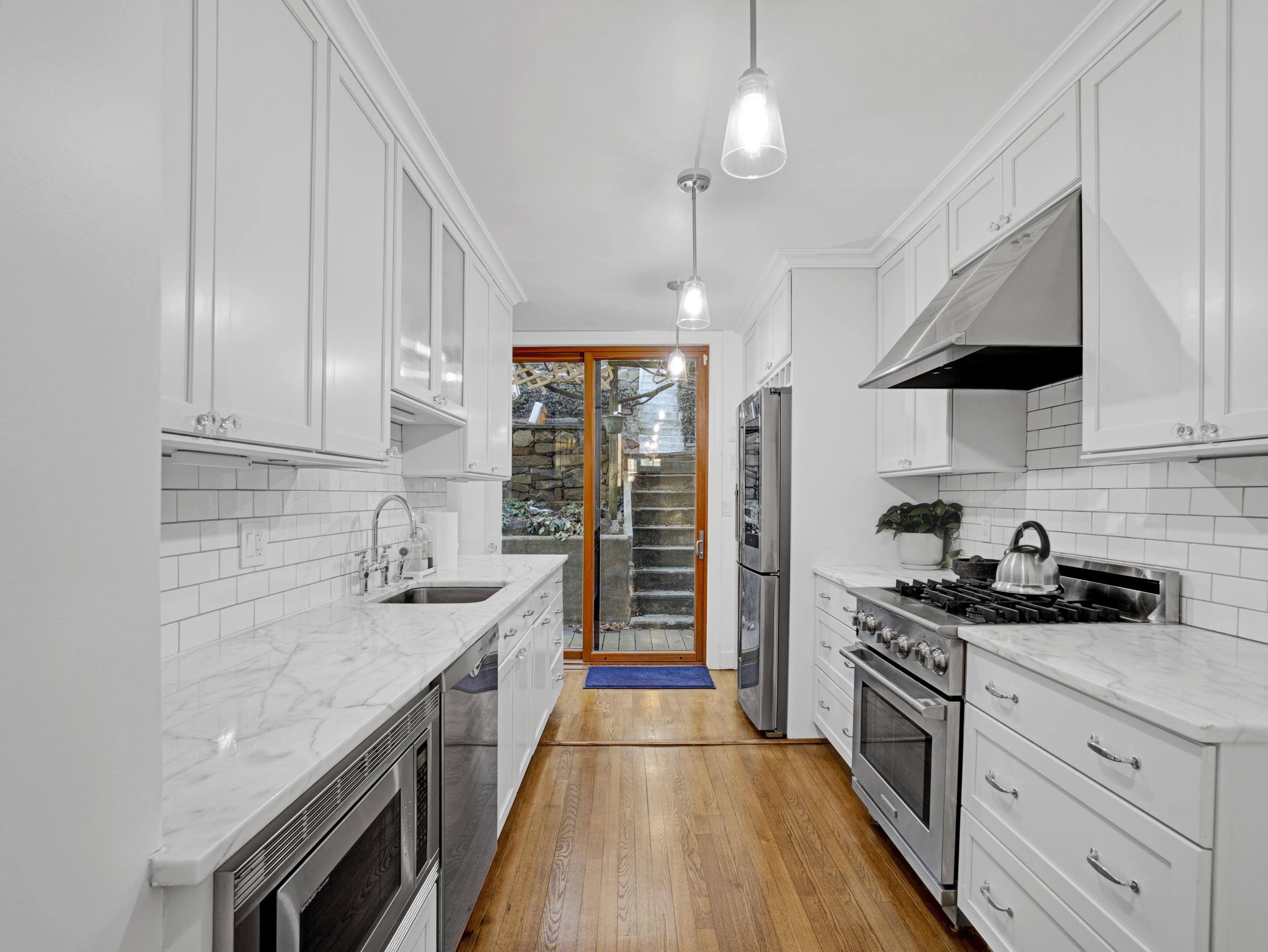 532 Undercliff Ave, Edgewater, New Jersey image 16