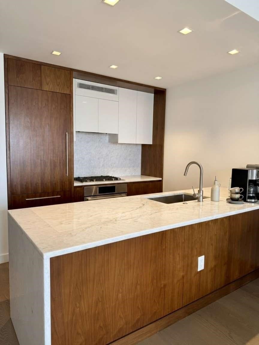 Search Homes 1 75 PARK LANE 1504