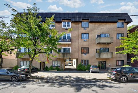 Condo For Sale - 40 West 20th St #11<br/> Bayonne, NJ 07002