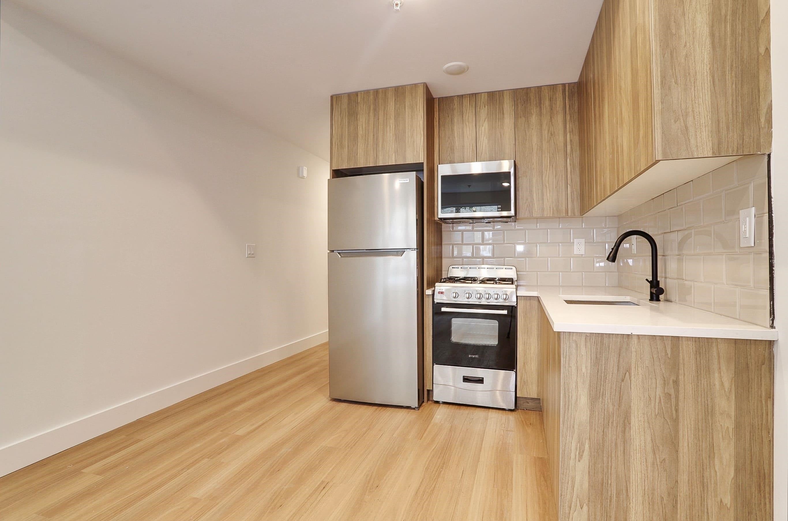 88 BERGEN AVE 1