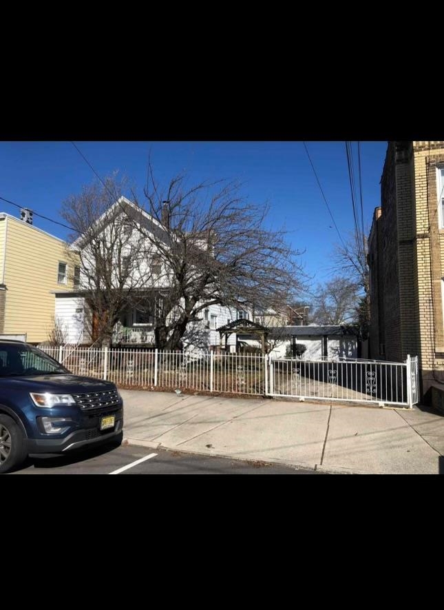 67 West 49th St, Bayonne, New Jersey image 2