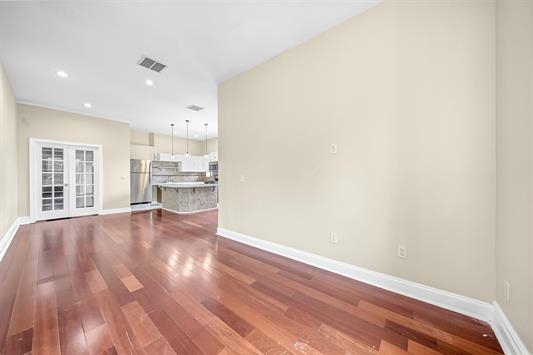 240 CLENDENNY AVE 5A