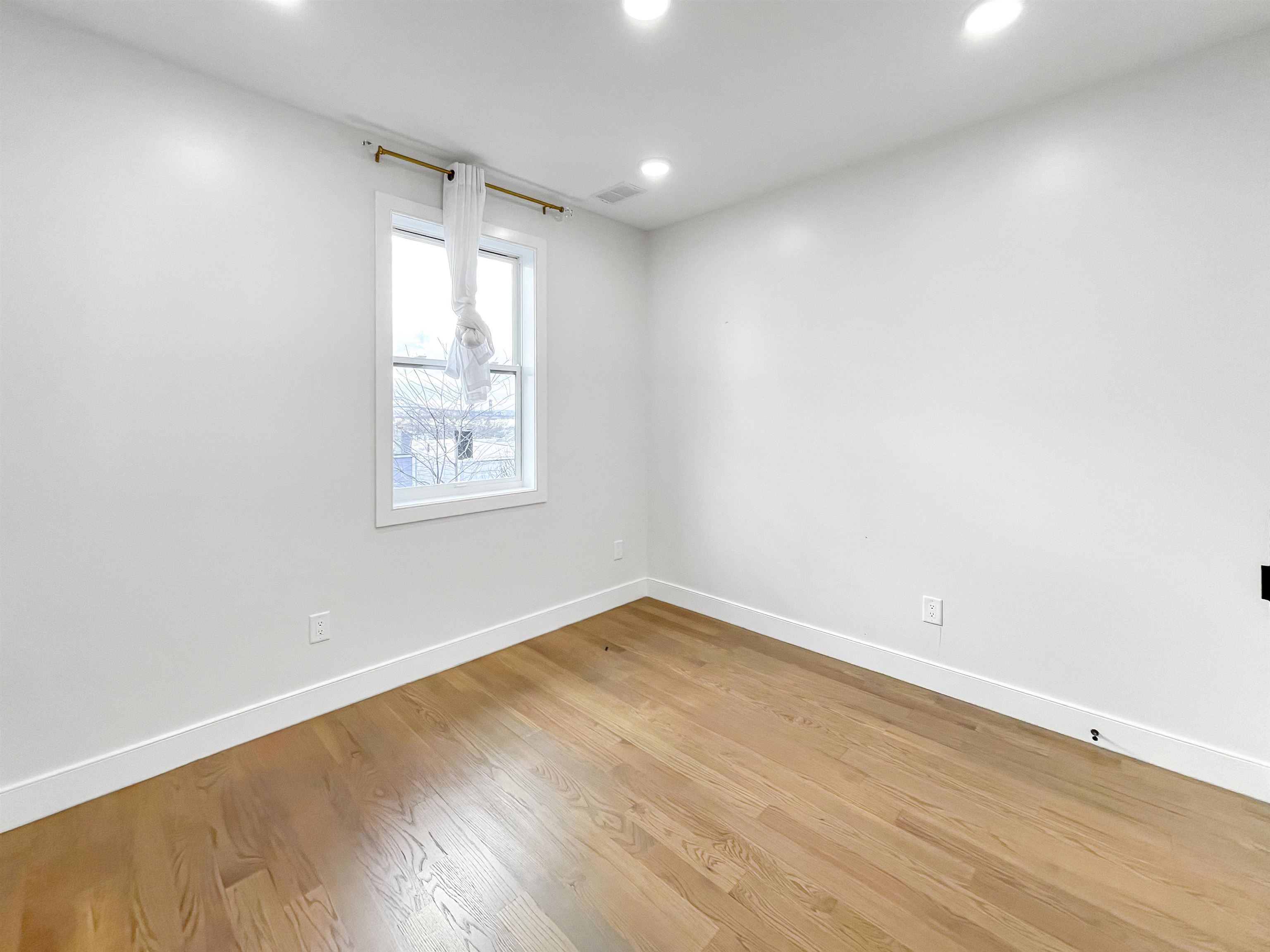 285 Lembeck Ave #1, Jersey City, New Jersey image 26