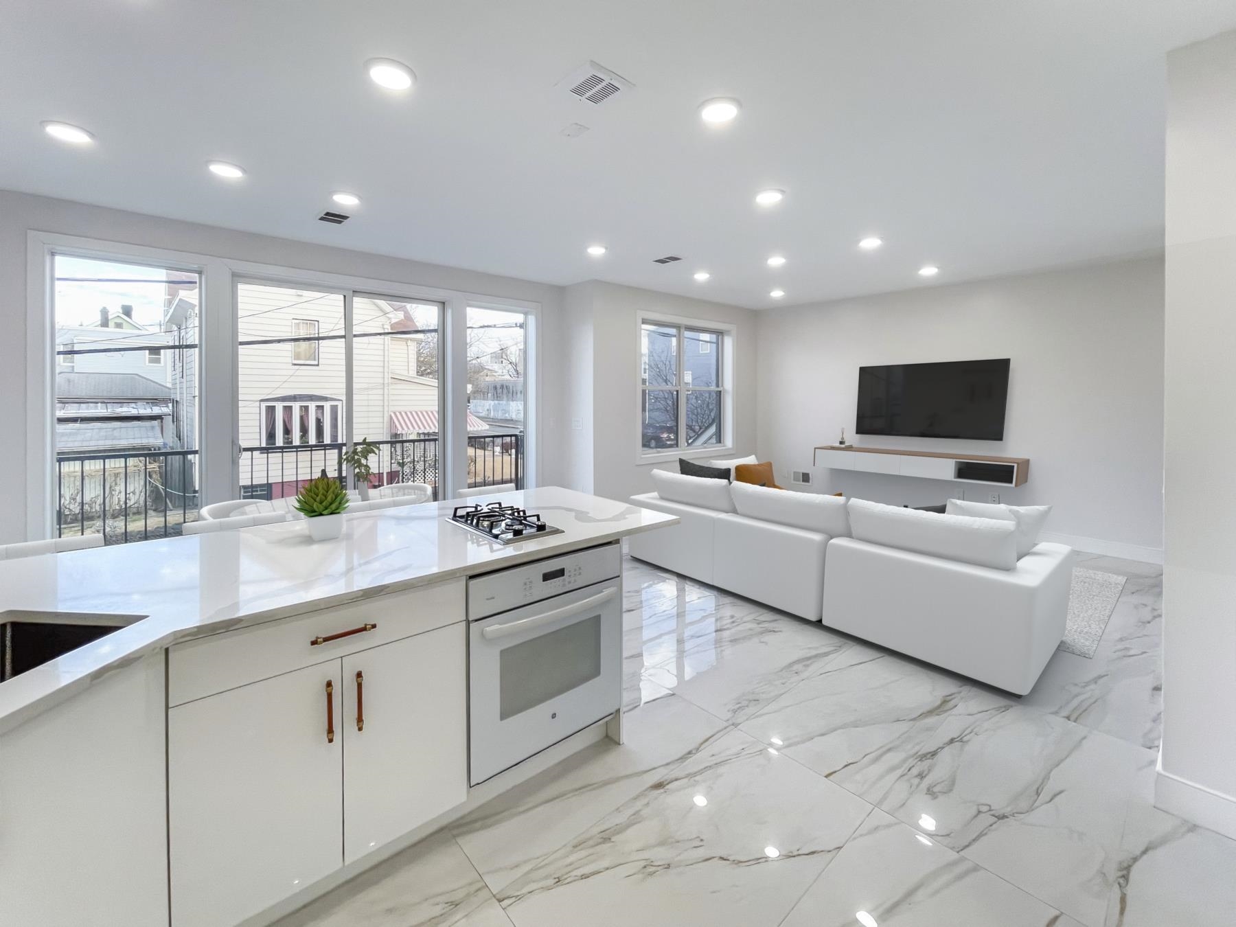 285 Lembeck Ave #1, Jersey City, New Jersey image 4