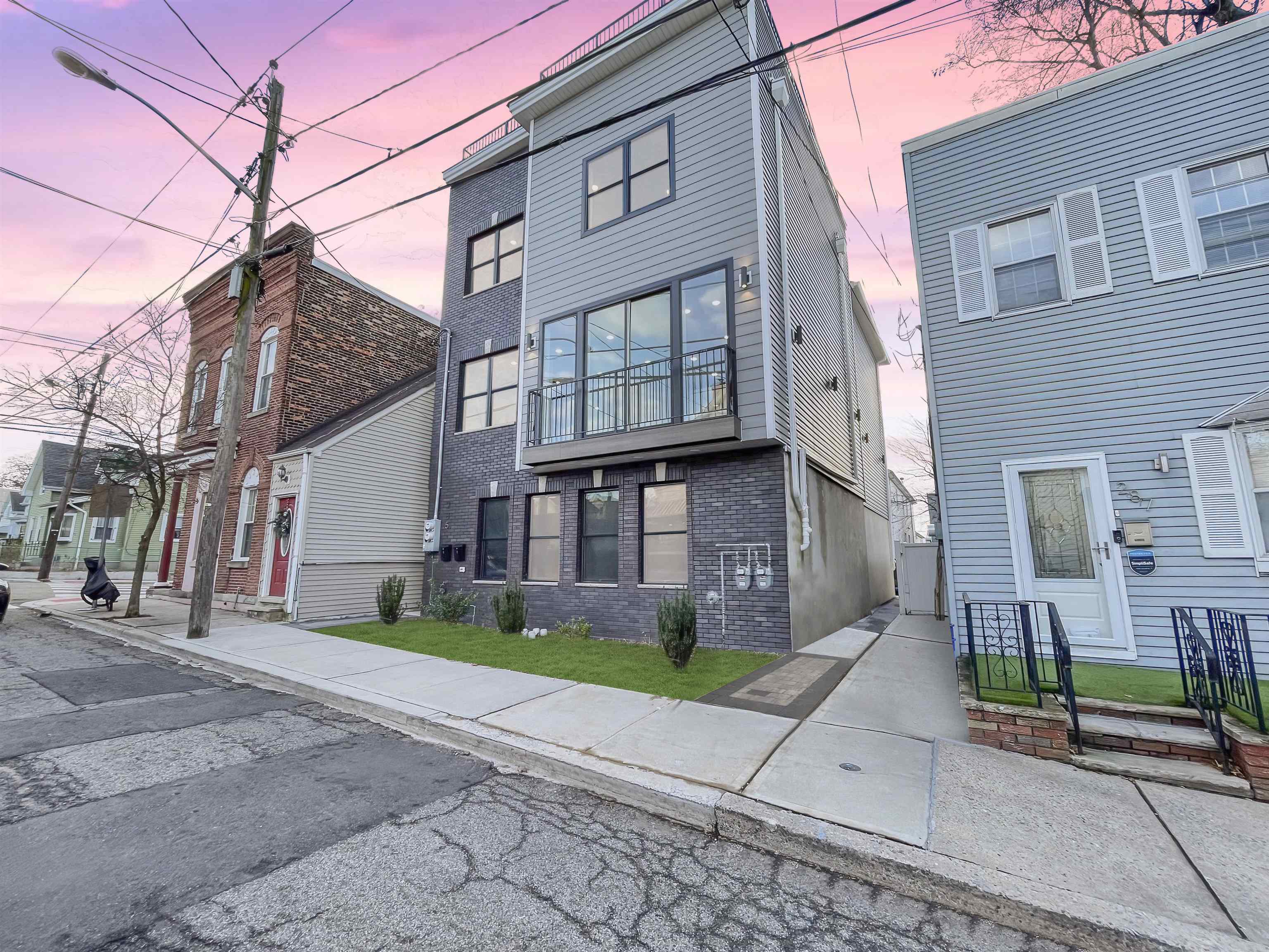 285 Lembeck Ave #1, Jersey City, New Jersey image 1