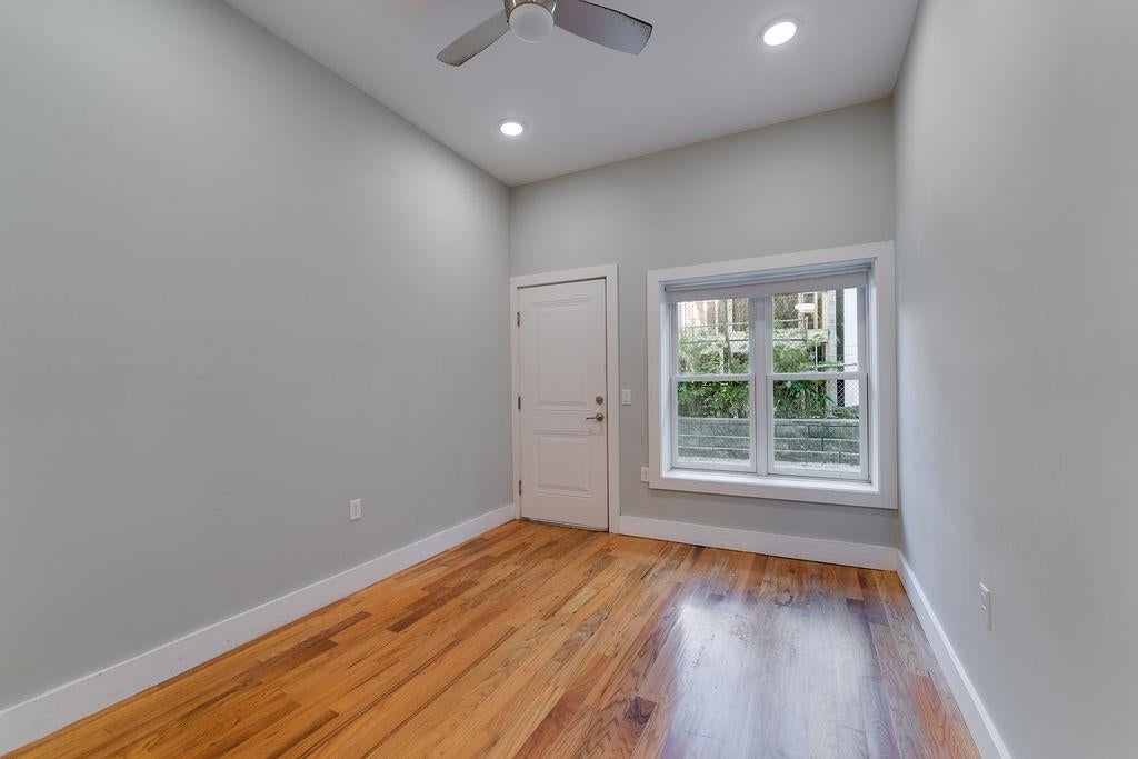 62 NEWKIRK ST 3C