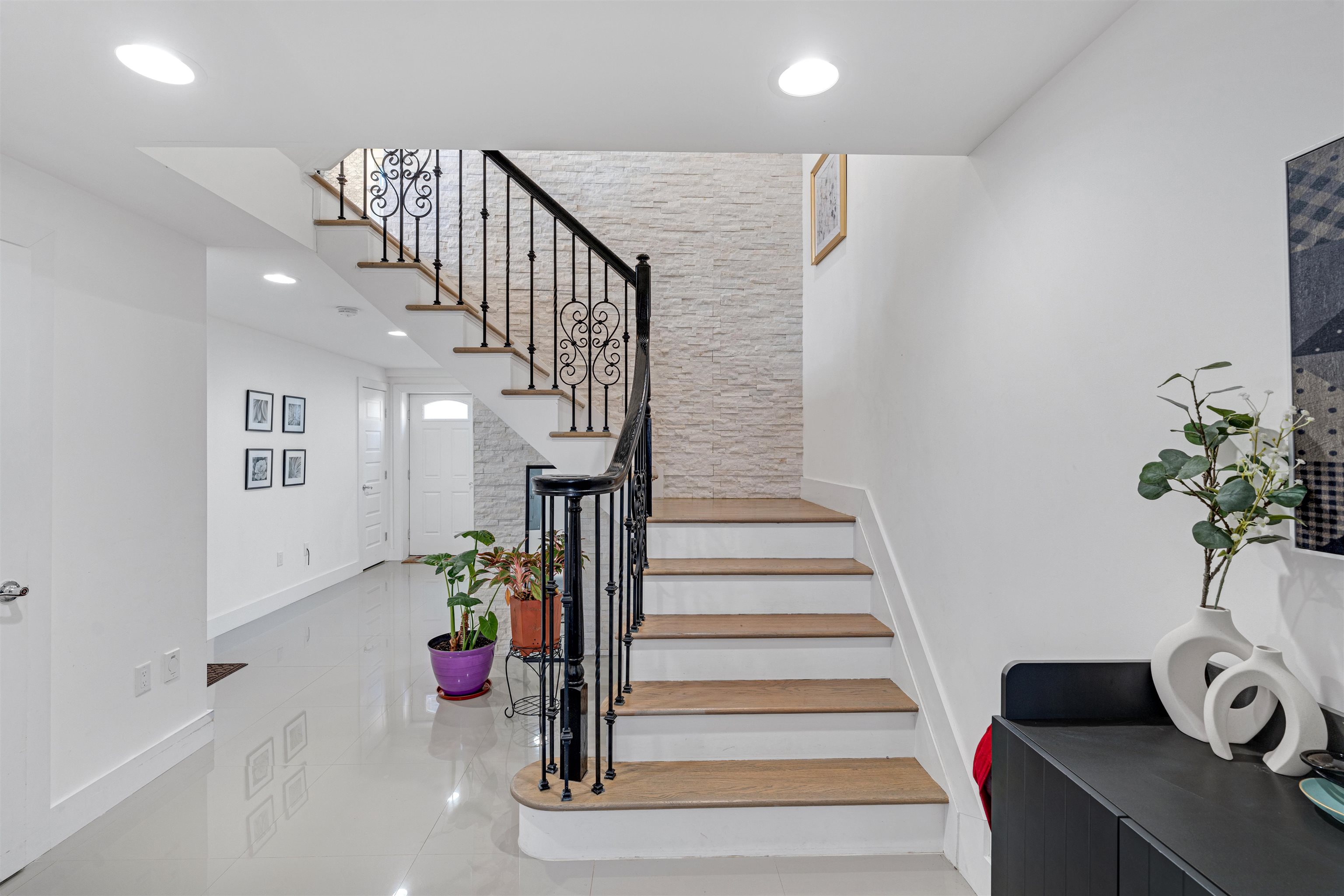300 Hoym St, Fort Lee, New Jersey image 4