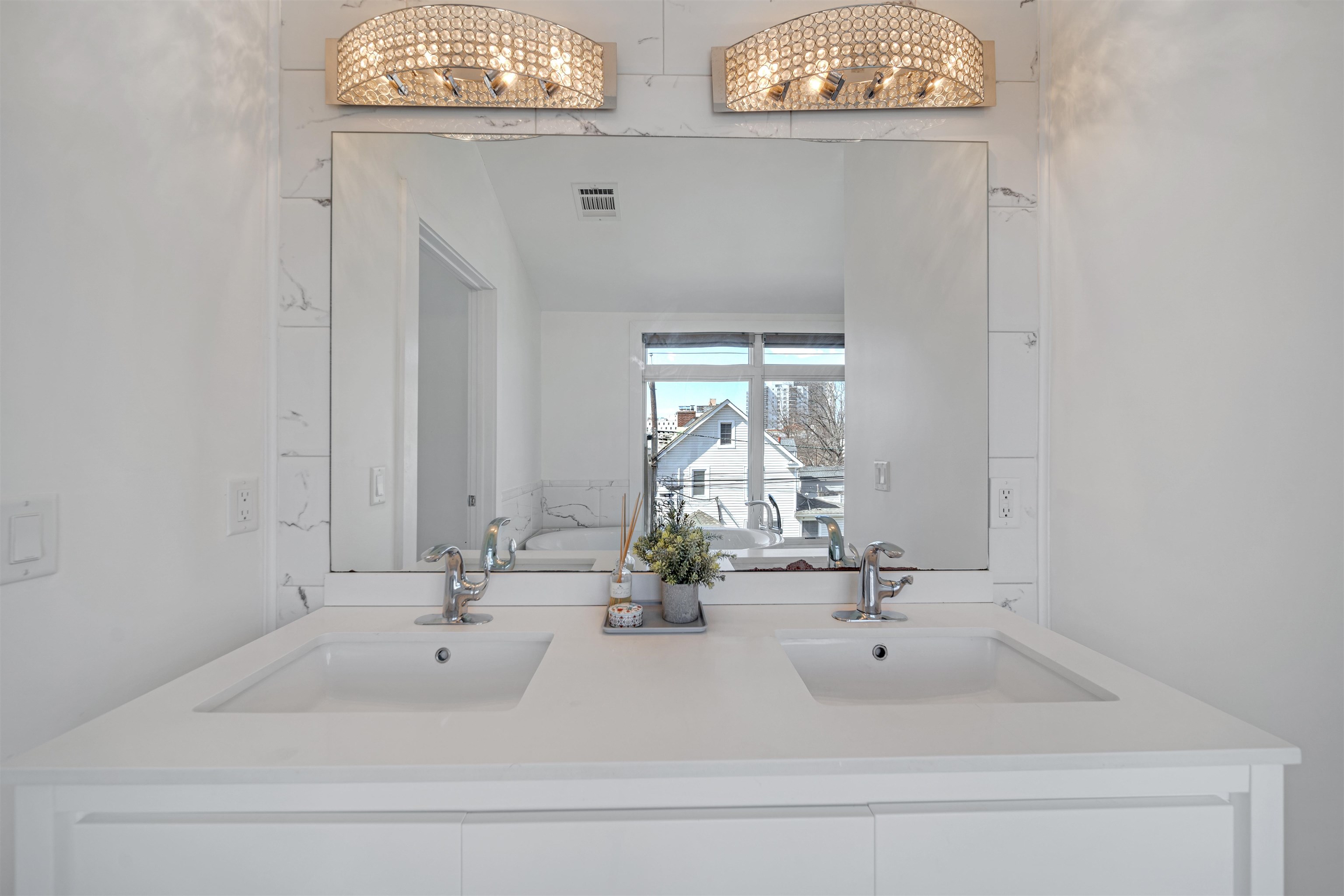 300 Hoym St, Fort Lee, New Jersey image 24