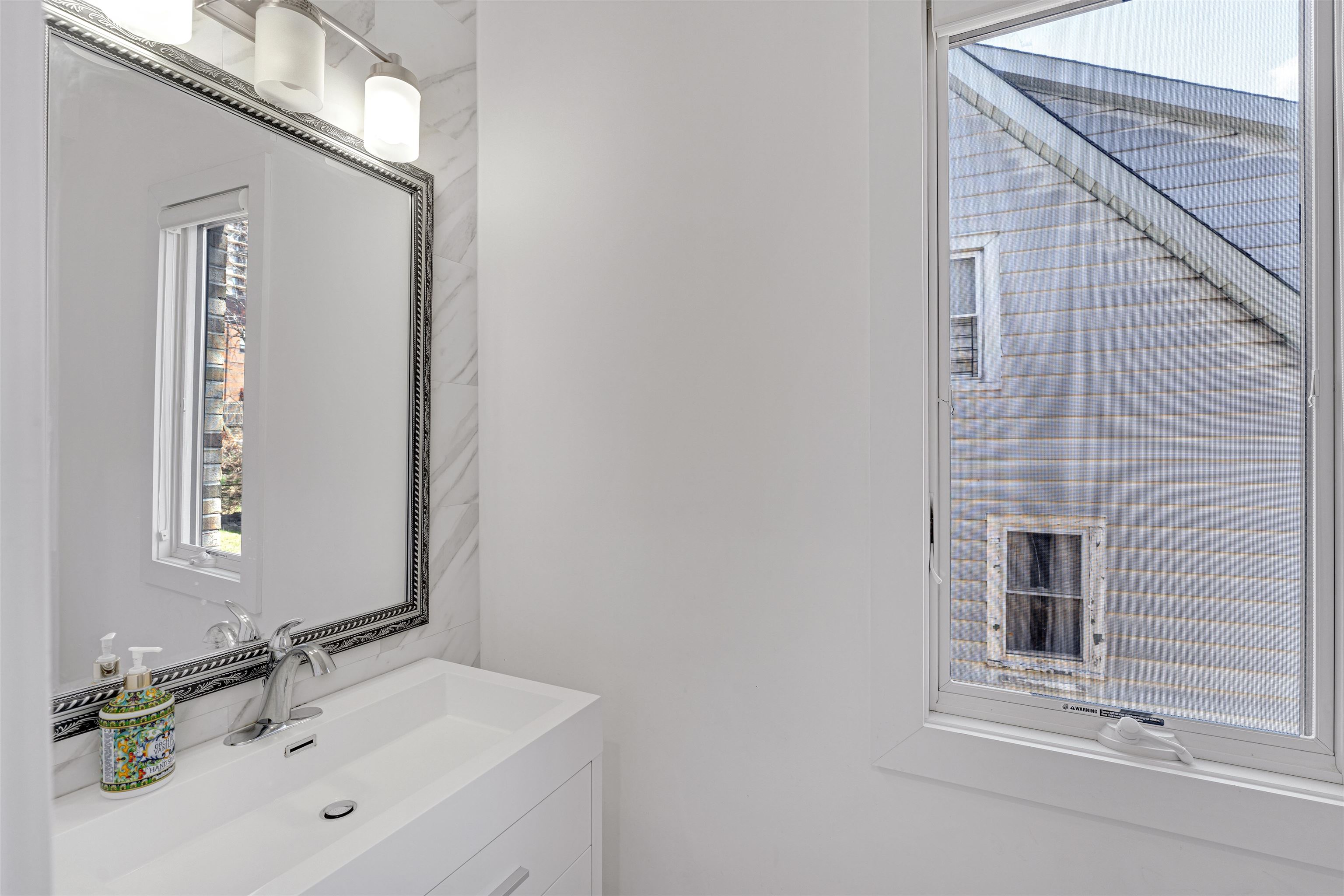 300 Hoym St, Fort Lee, New Jersey image 17