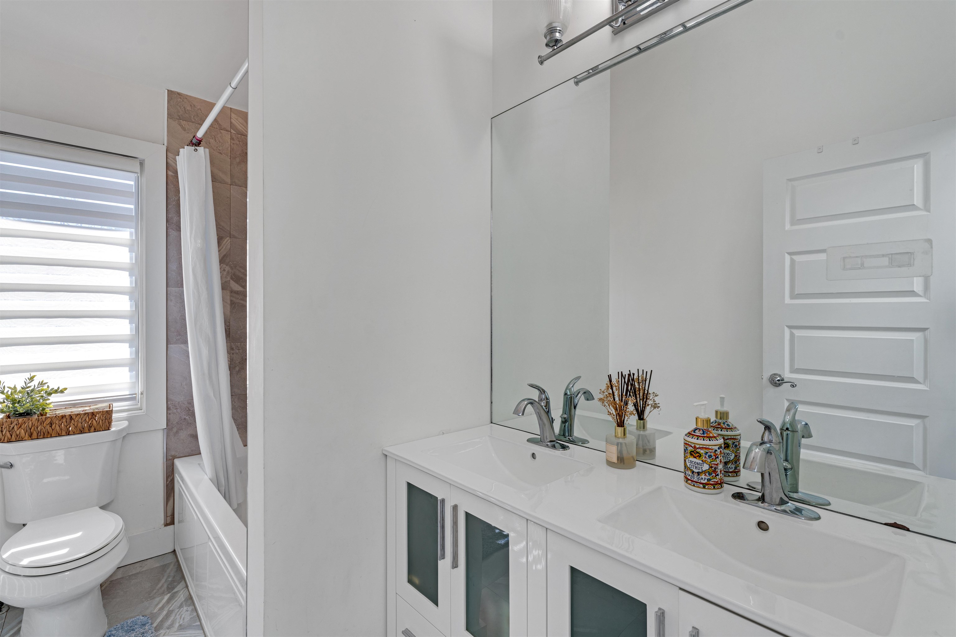 300 Hoym St, Fort Lee, New Jersey image 27