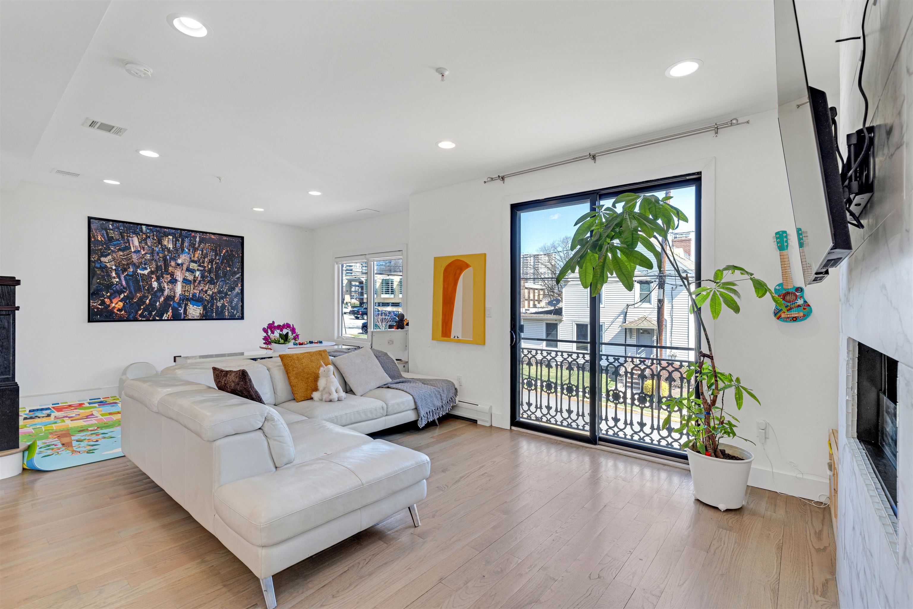 300 Hoym St, Fort Lee, New Jersey image 8