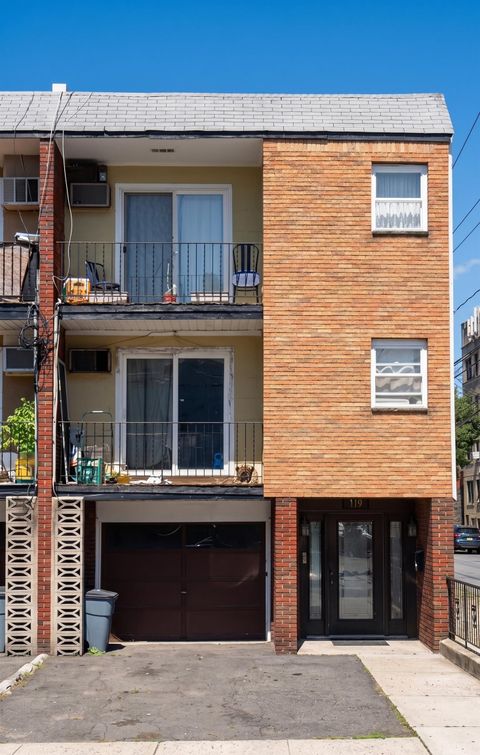 Homes For Rent - 119 Oakland Ave #1<br/> Jersey City, NJ 07306