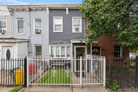 Homes For Sale - 379 Bramhall Ave<br/> Jersey City, NJ 07302
