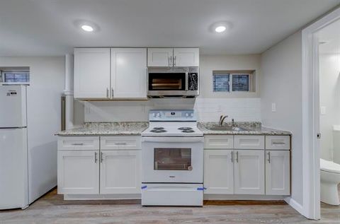 Homes For Rent - 85 Woodland Ave #UNIT 1<br/> Hudson County, Jersey City, NJ 07305
