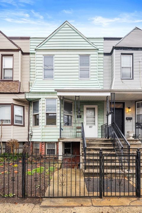 657 Palisade Ave, Jersey City, Heights, NJ 07307 - MLS#: 250005660