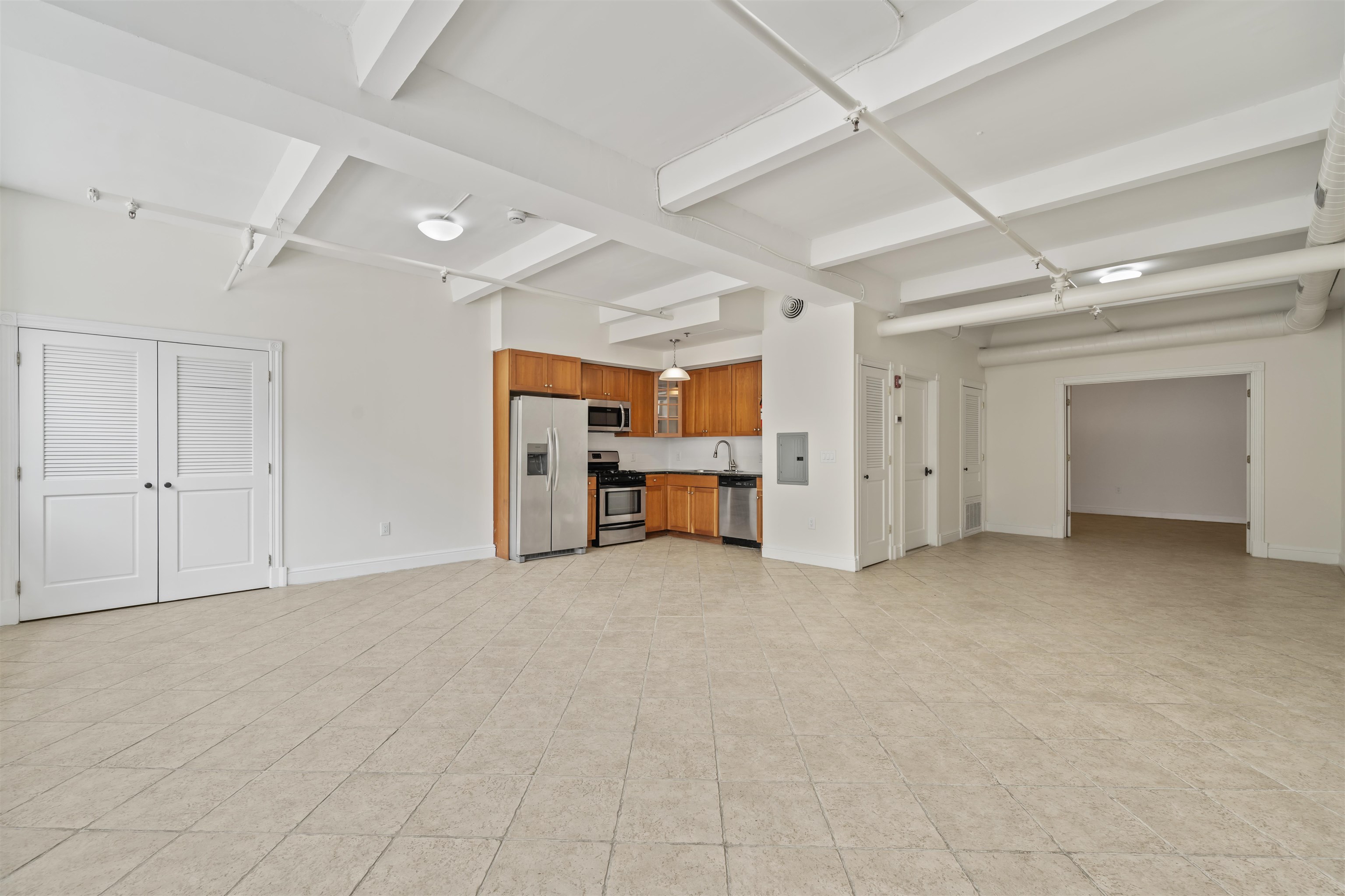 300 Communipaw Ave #11, Jersey City, New Jersey image 2