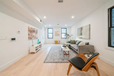 MLS: 250010319