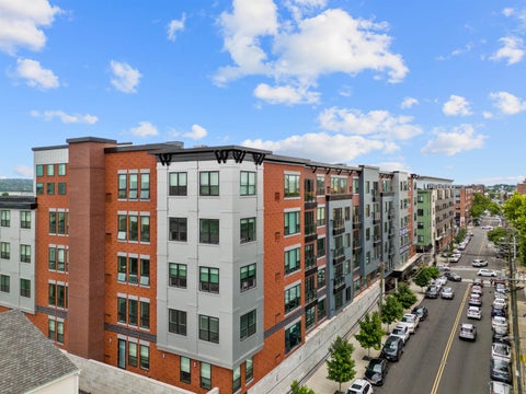 Homes For Rent - 250 Avenue E #305<br/> Bayonne, NJ 07002
