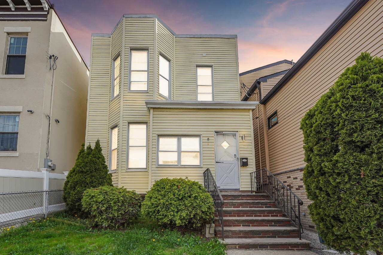 1527 38th St, North Bergen, New Jersey image 1