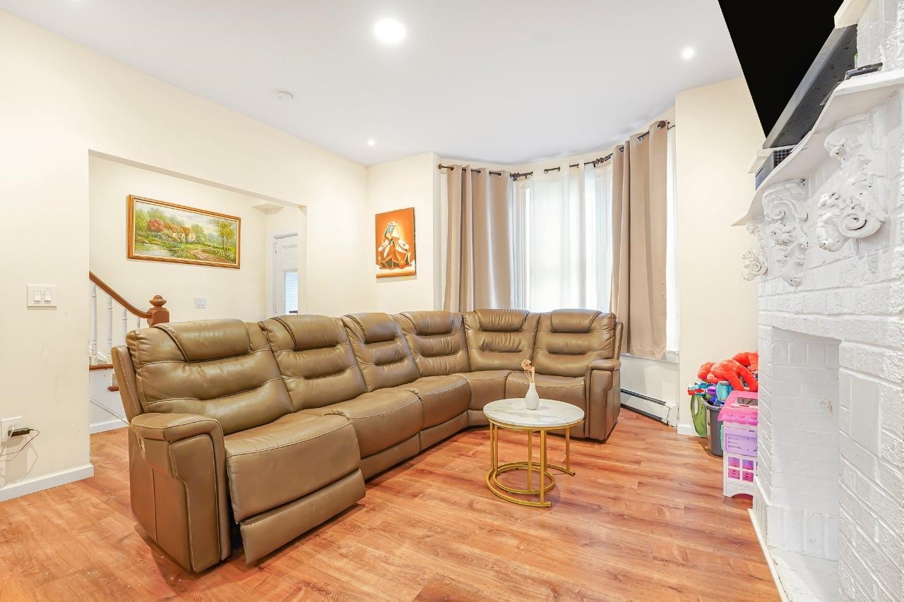 1527 38th St, North Bergen, New Jersey image 4