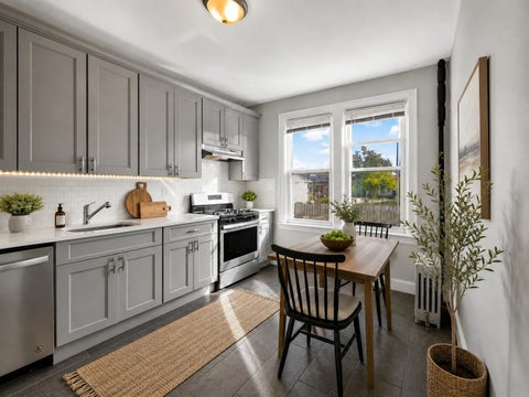 Apartment For Rent - 86 West 45th St #1F<br/> Bayonne, NJ 07002