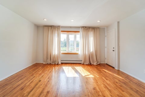 Homes For Rent - 565 Central Ave #1<br/> Jersey City, NJ 07307