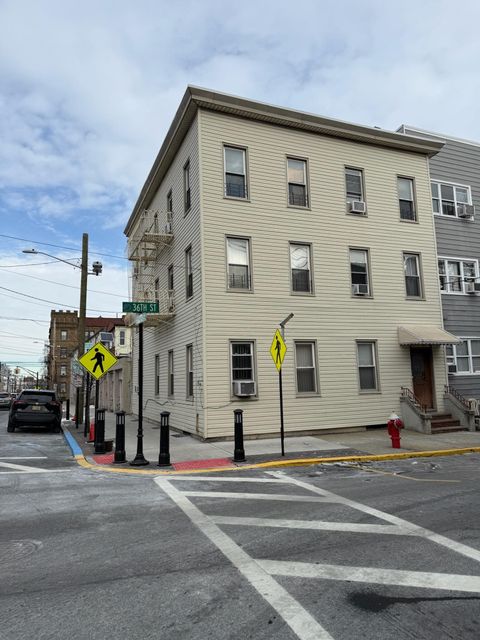 Multifamily For Sale - 148 36th St<br/> Union City, NJ 07087