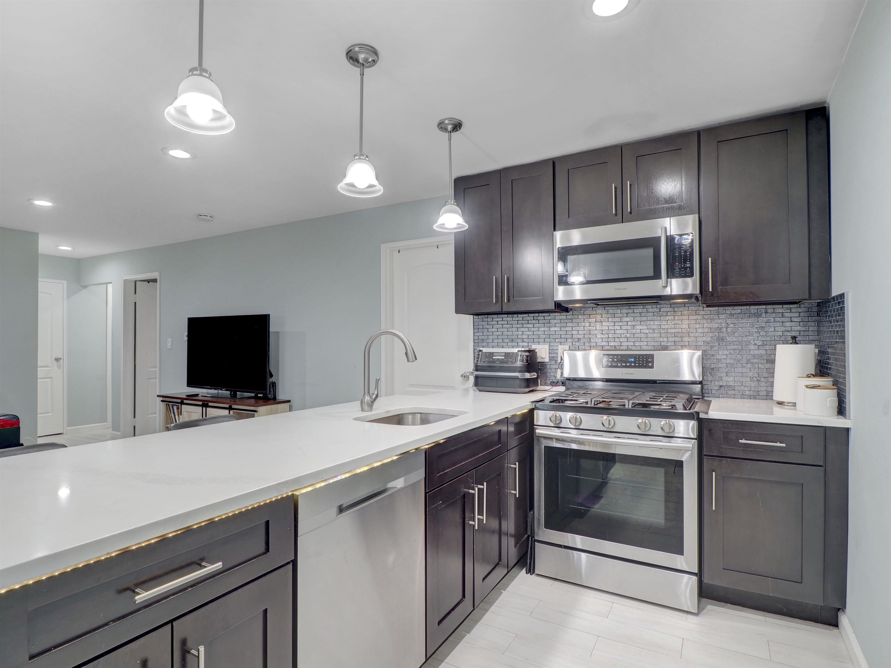 827 Garden Ave #1, Hoboken, New Jersey image 2