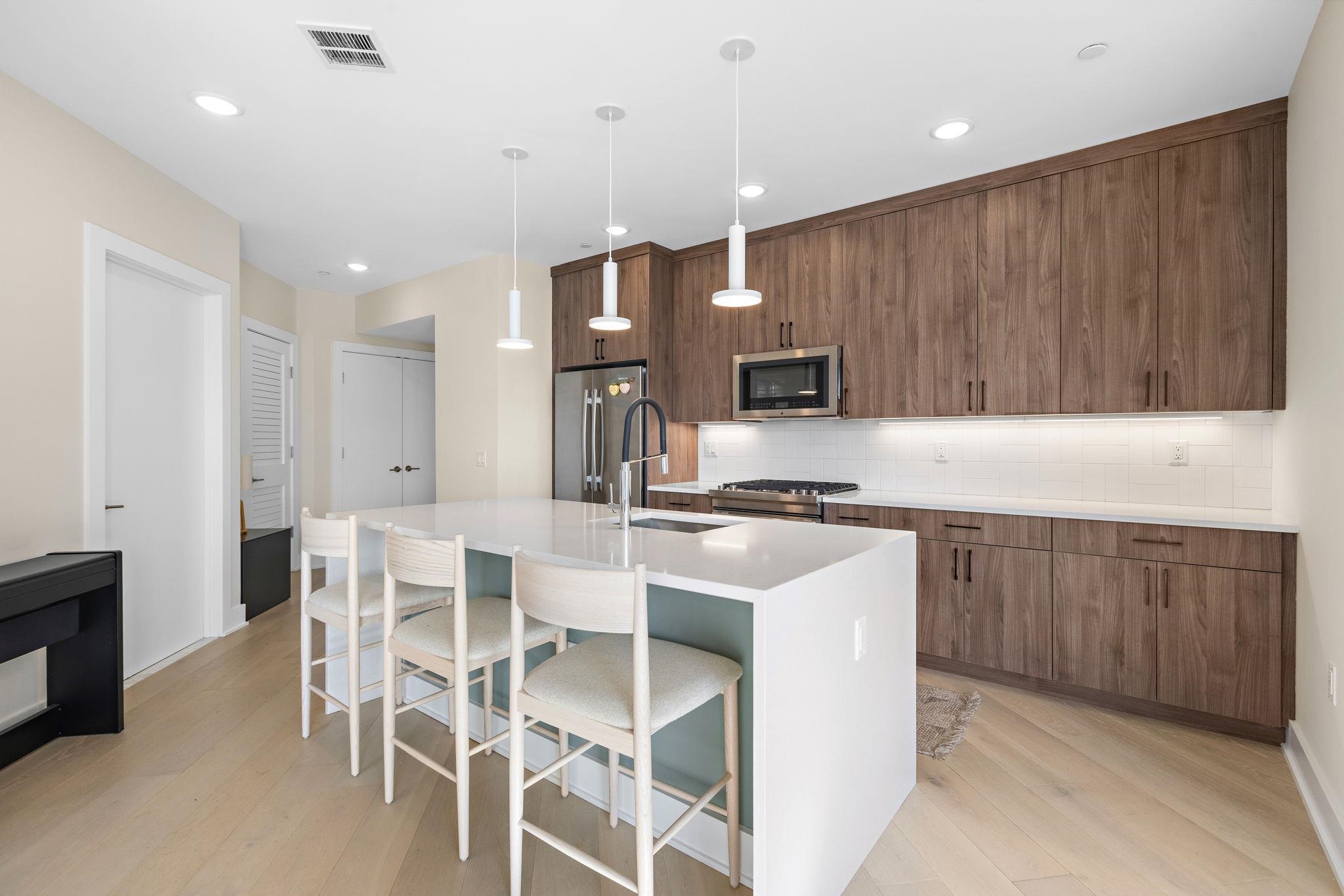 338 Newark Ave #602, Jersey City, New Jersey image 5