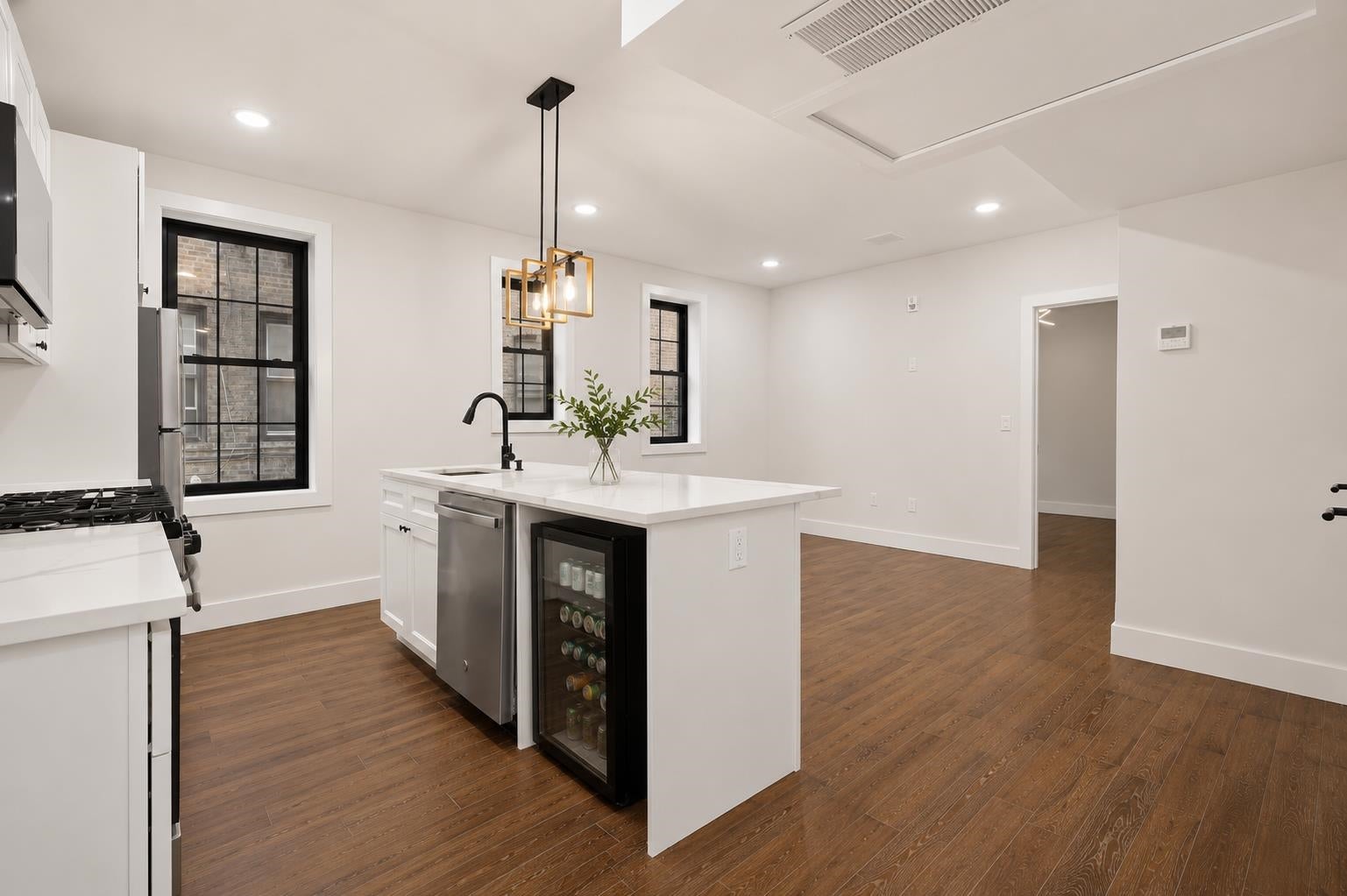 104 GLENWOOD AVE 205