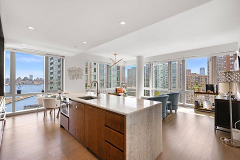 Condo For Sale - 75 Park Lane South #1607<br/> Jersey City, NJ 07310