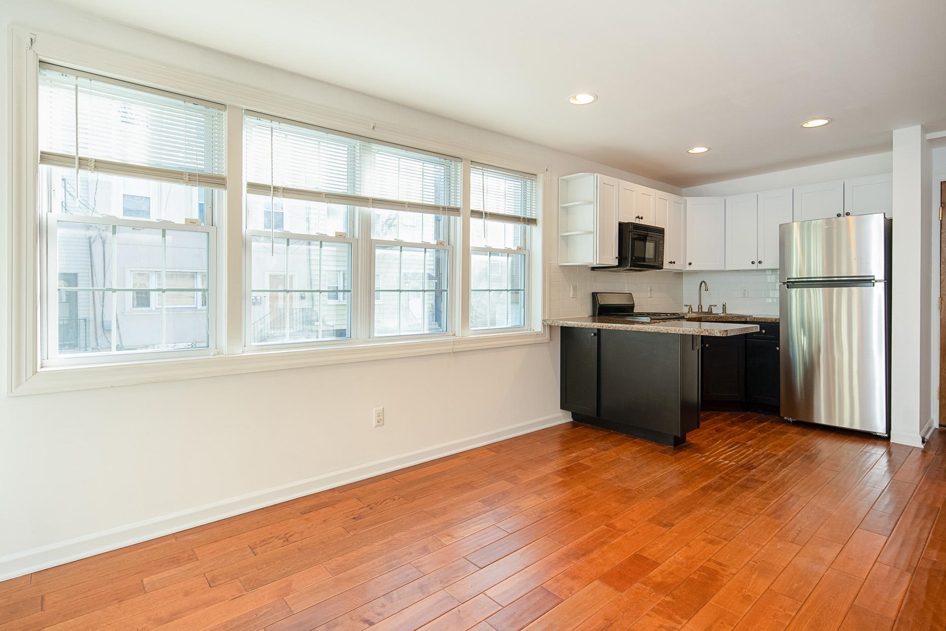 402 1st St, Jersey City, New Jersey image 4