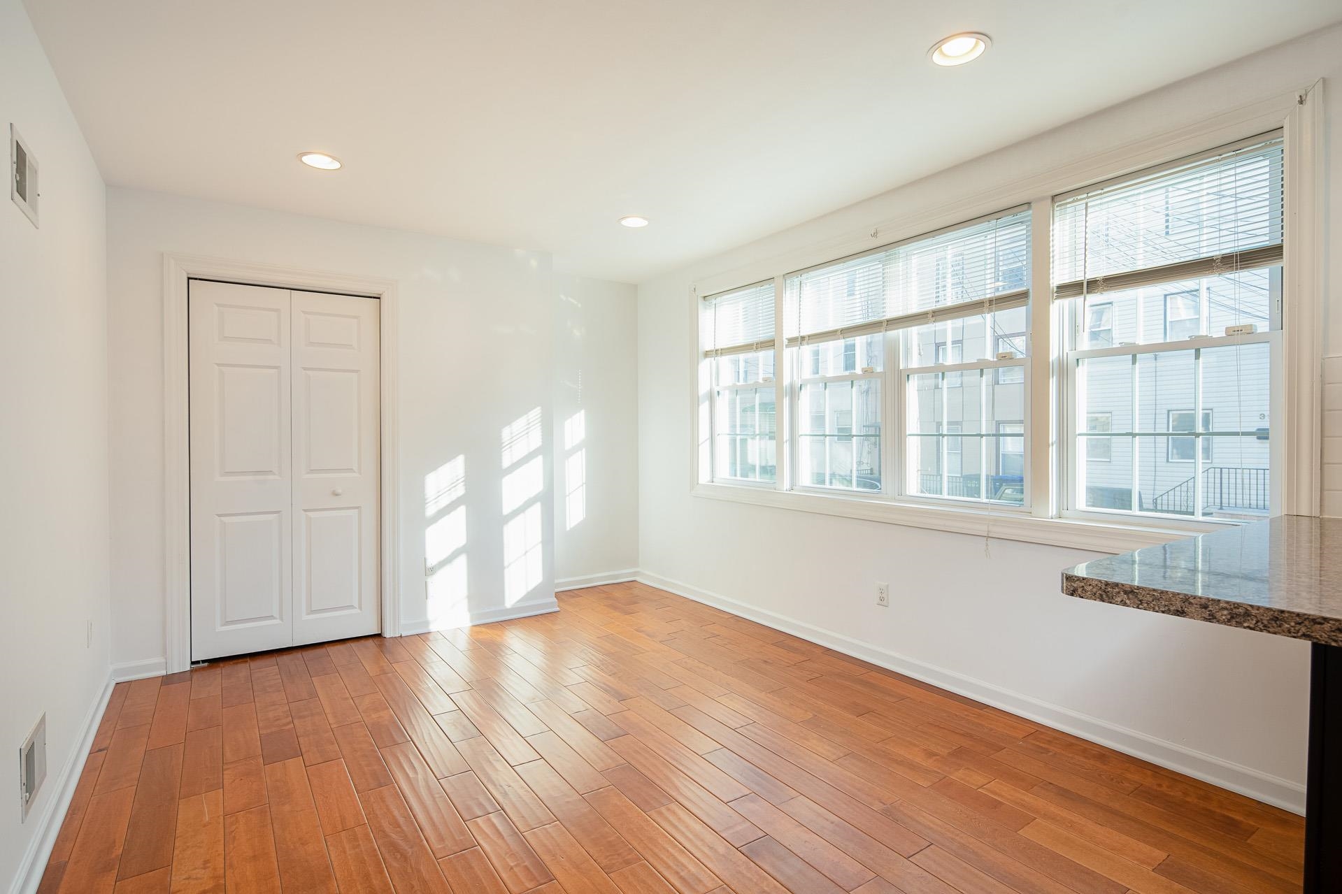 402 1st St, Jersey City, New Jersey image 3