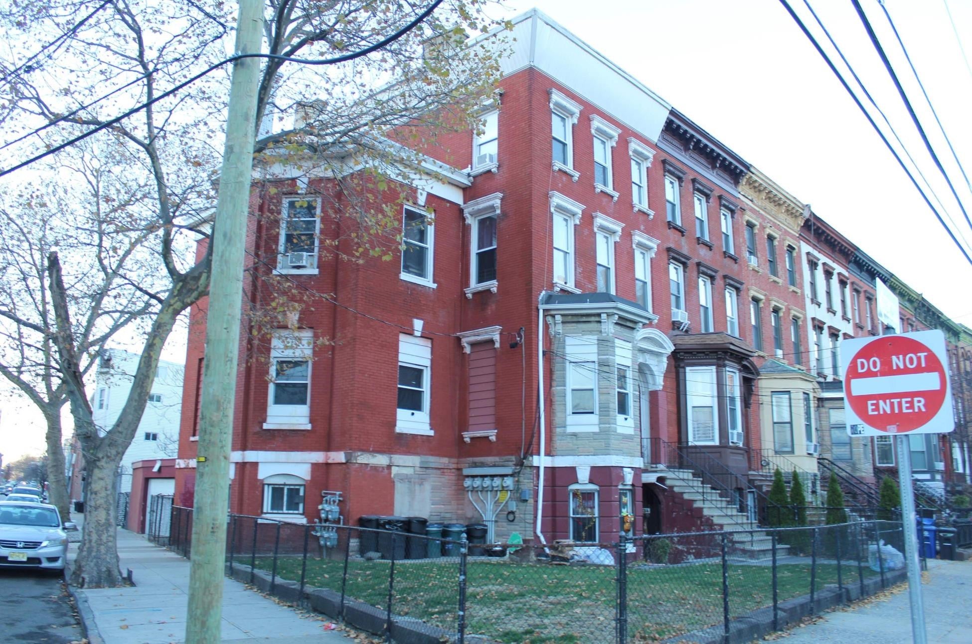 41 CRESCENT AVE