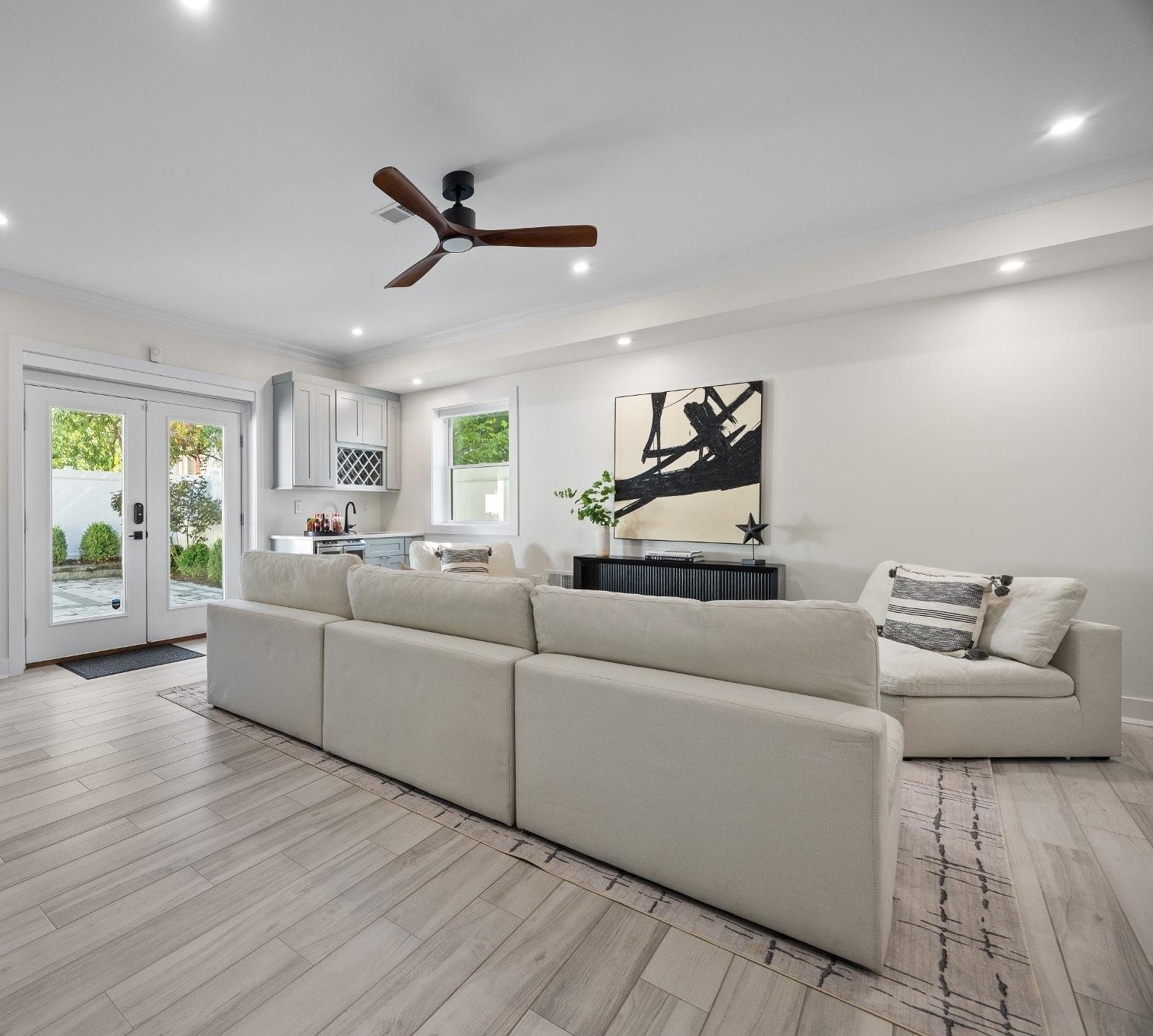 204 BOWERS ST Floor1
