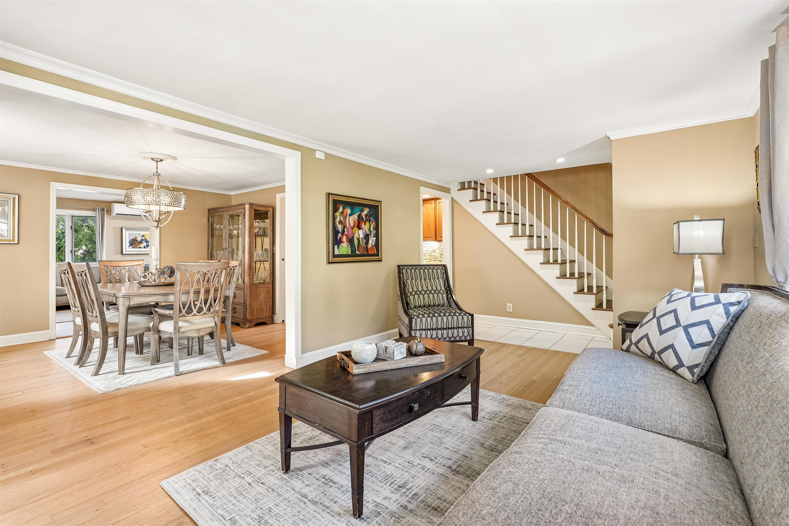 14 WAYLAND DR
