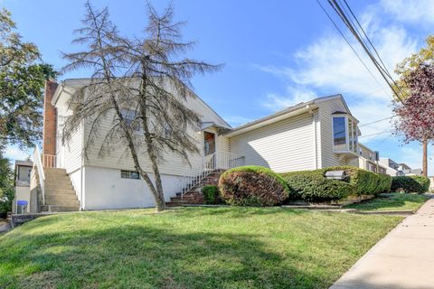 Homes For Sale - 149 Charles St<br/> Secaucus, NJ 07094