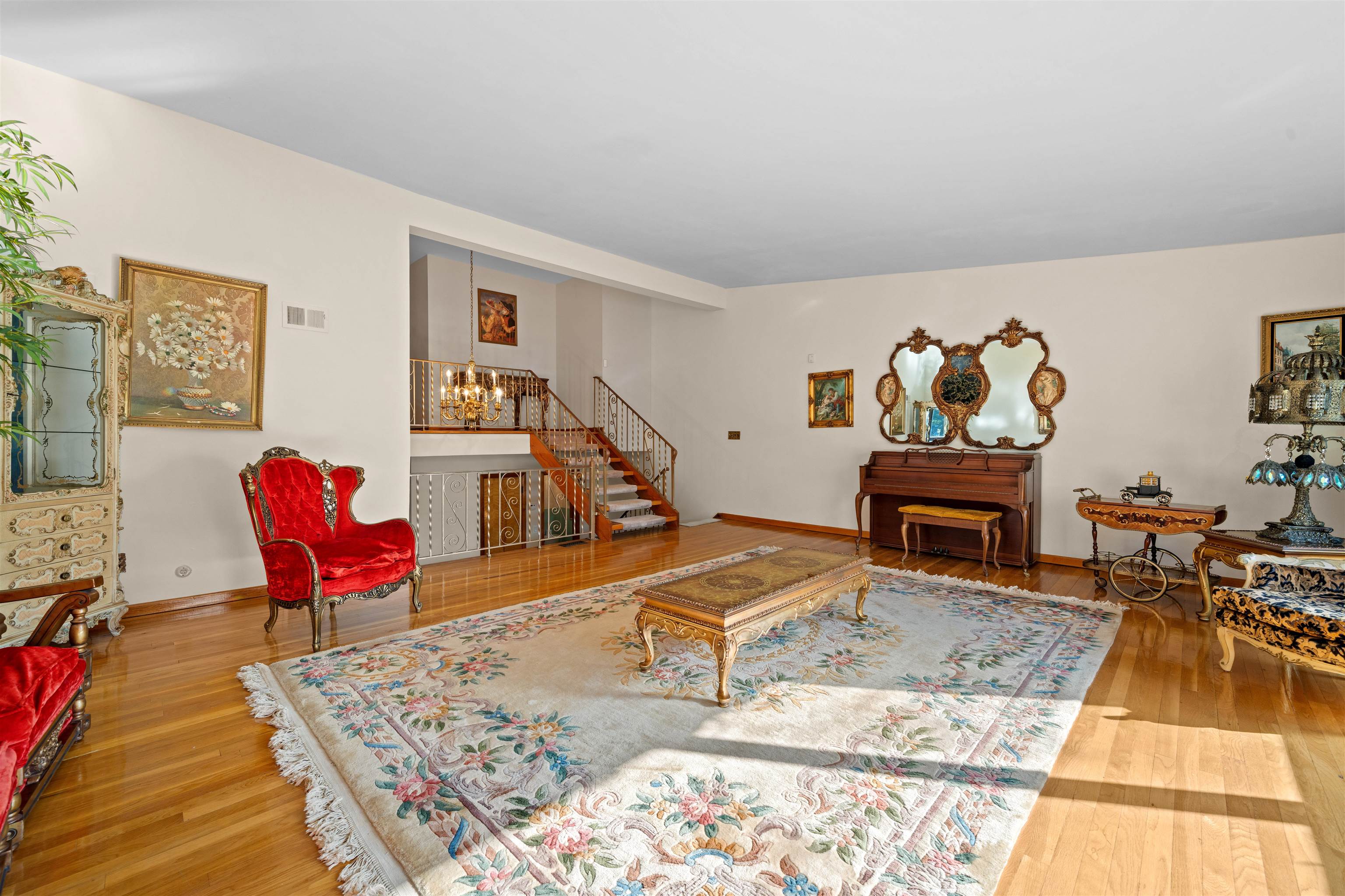 287 AVENUE E