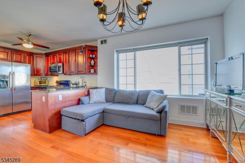 100 Leonard St #1L, Jersey City, New Jersey image 2