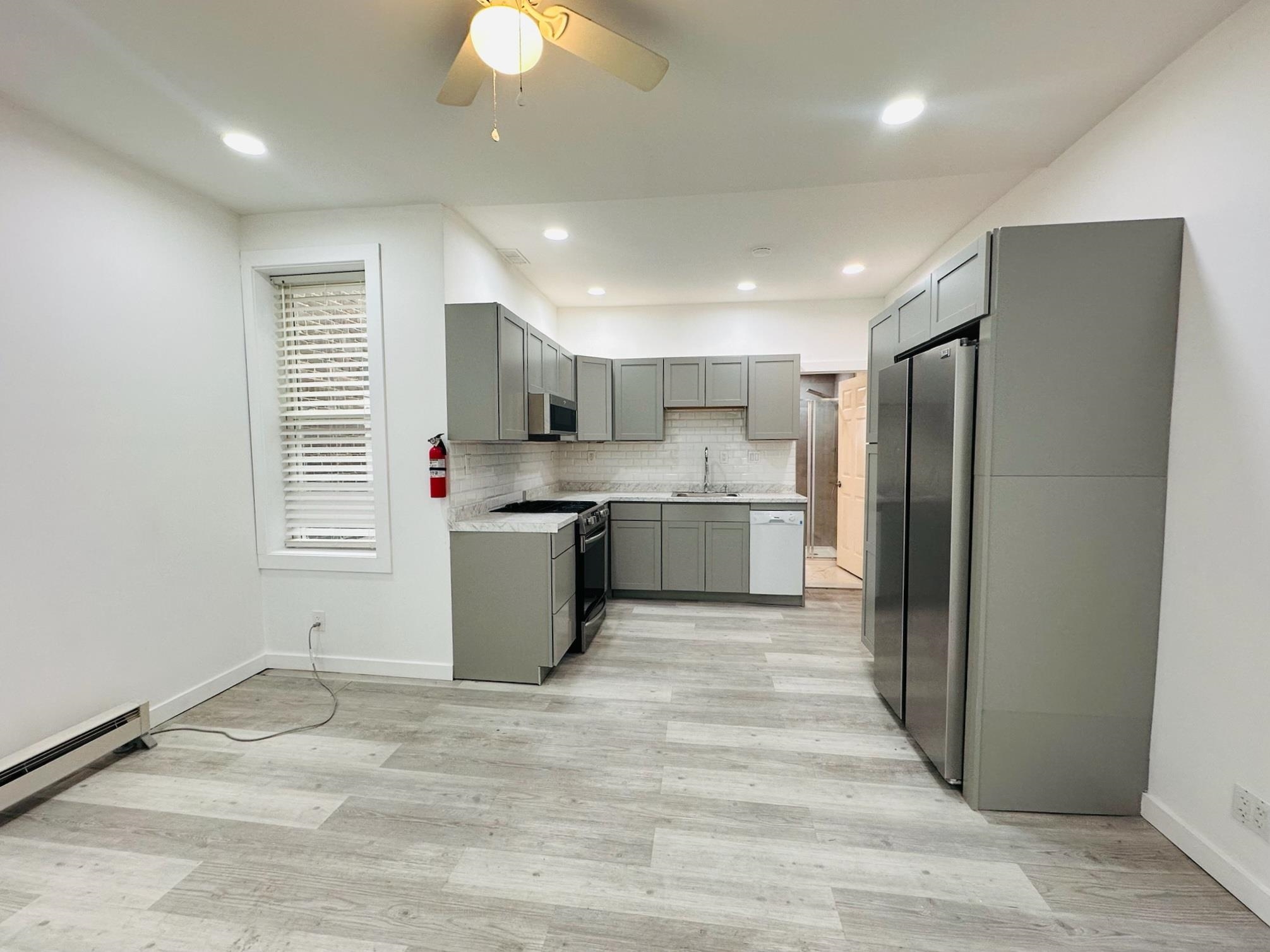 213 MALLORY AVE 1 - Photo 4
