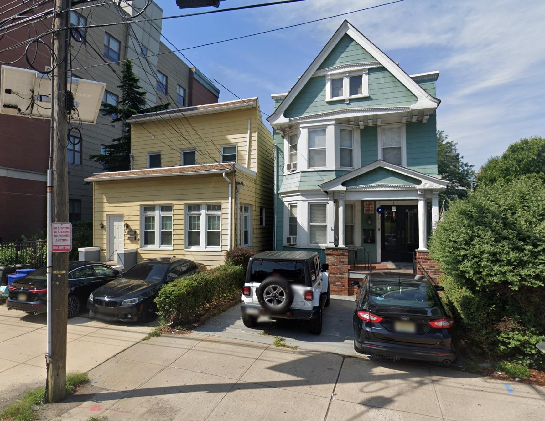 549-551 PAVONIA AVE