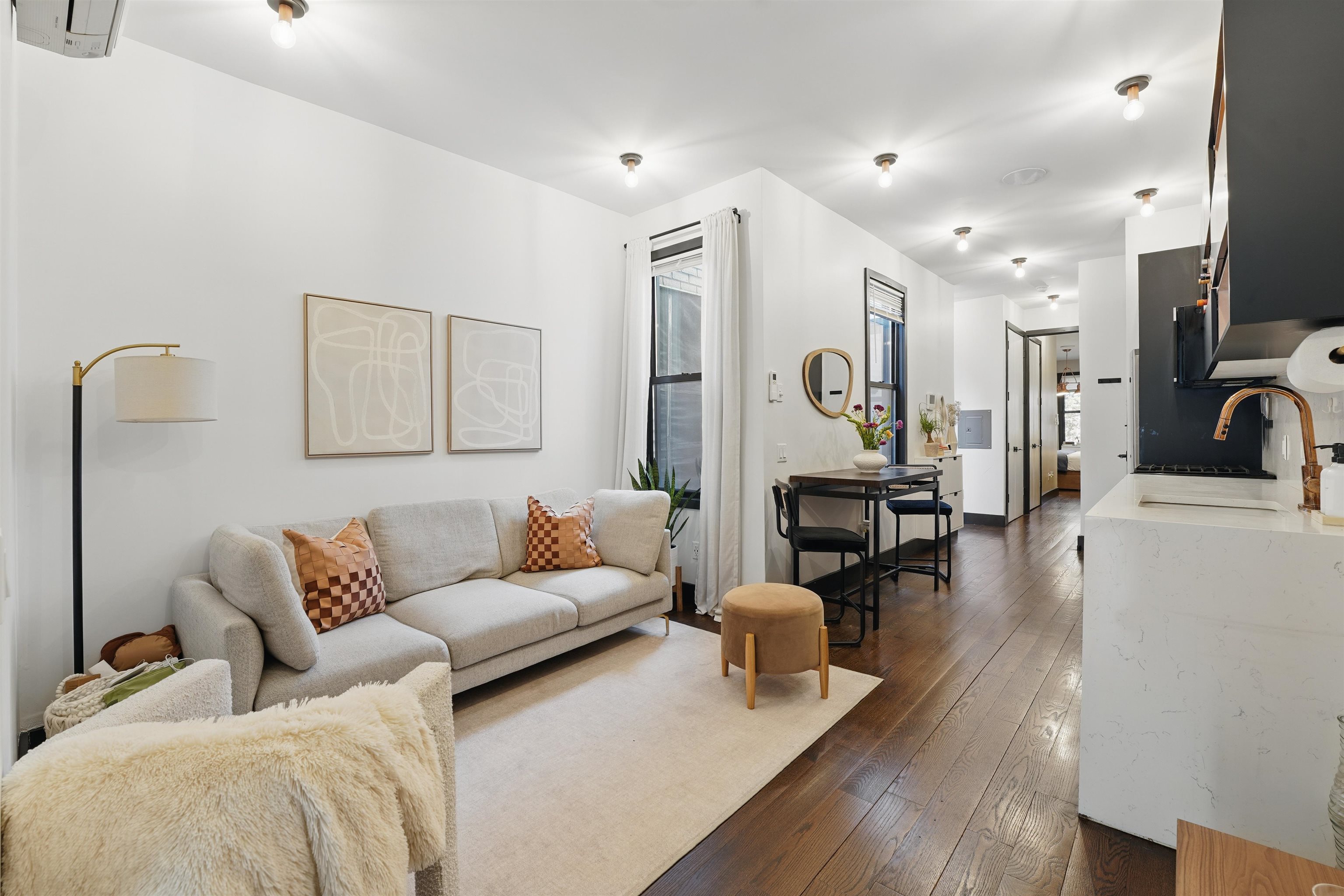 43 Thorne St #1B, Jersey City, New Jersey image 1