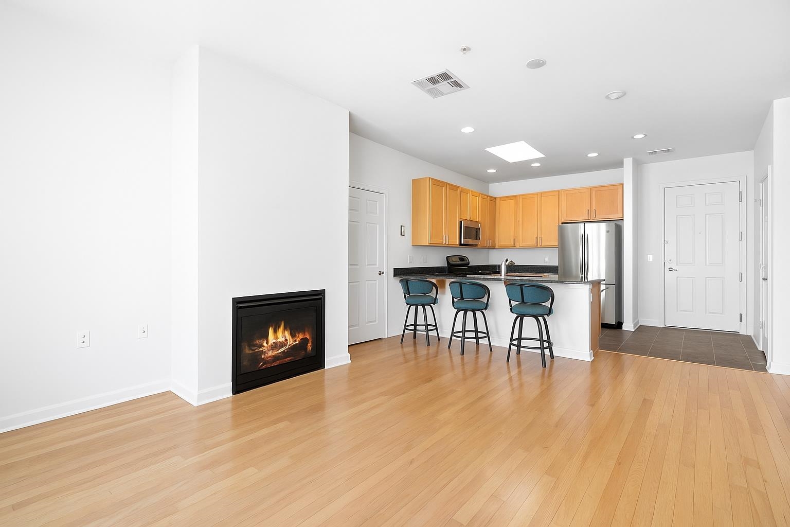 1200 Grand St #616, Hoboken, New Jersey image 2