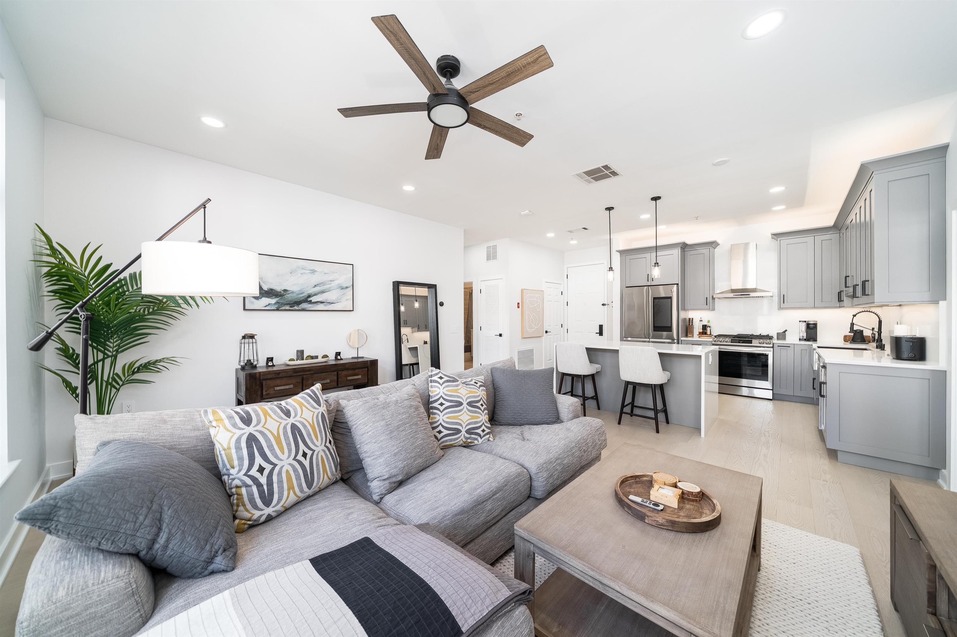 1200 Grand St #526, Hoboken, New Jersey image 2