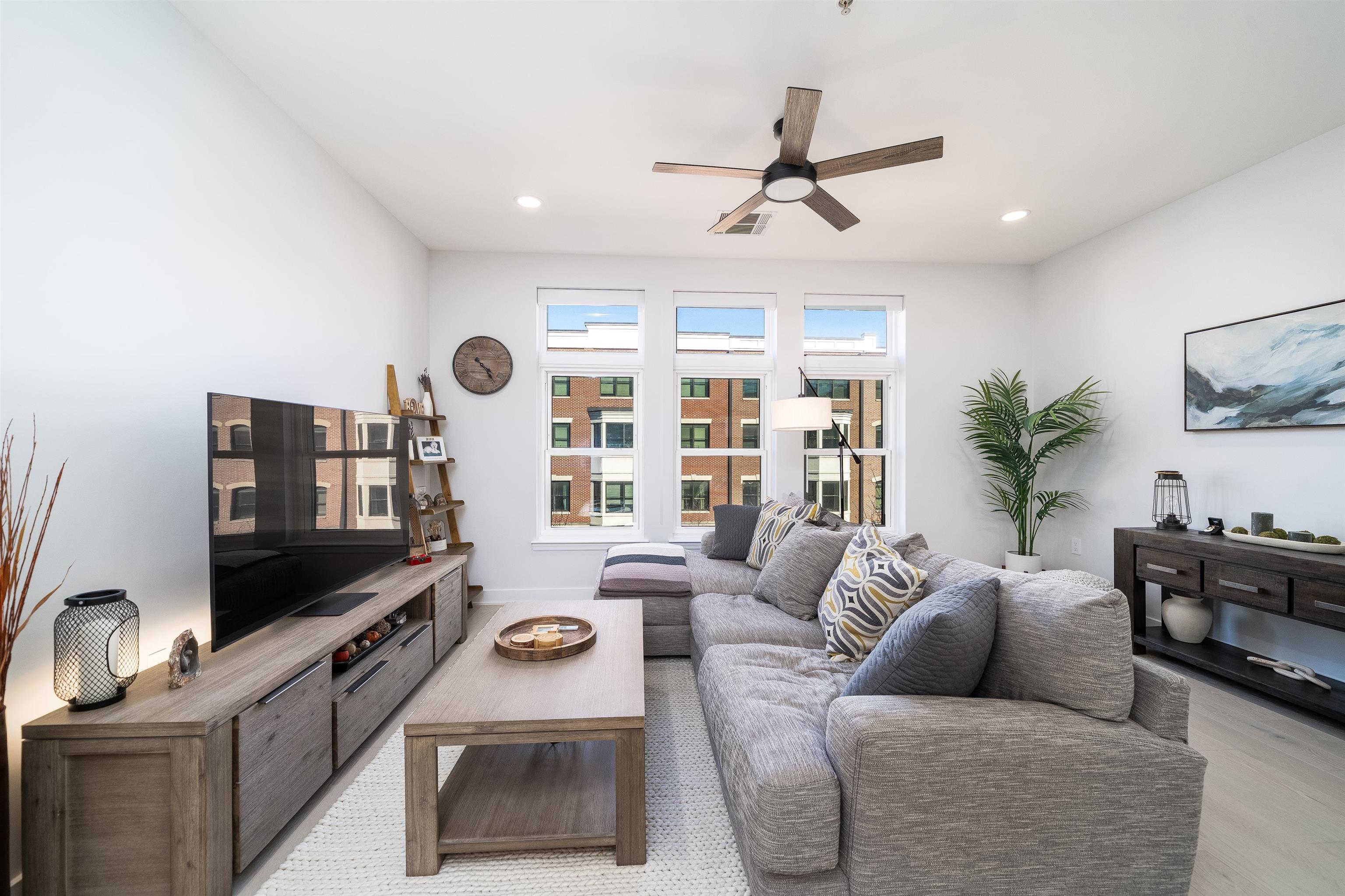 1200 Grand St #526, Hoboken, New Jersey image 4