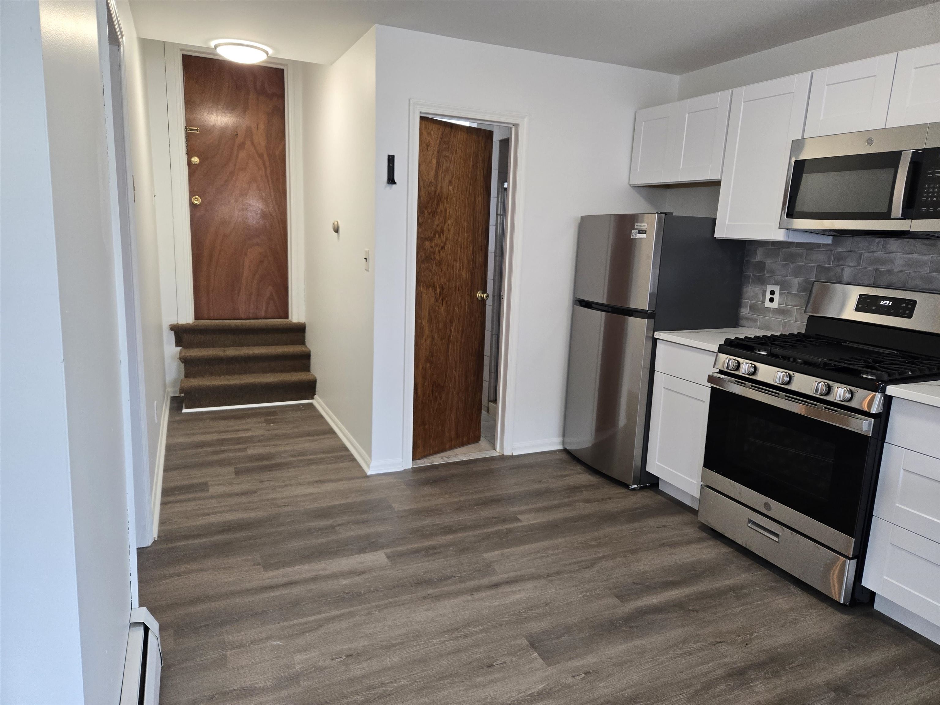 Bayonne, New Jersey 07002, United States, 1 Bedroom Bedrooms, ,1 BathroomBathrooms,Residential,Active,104206