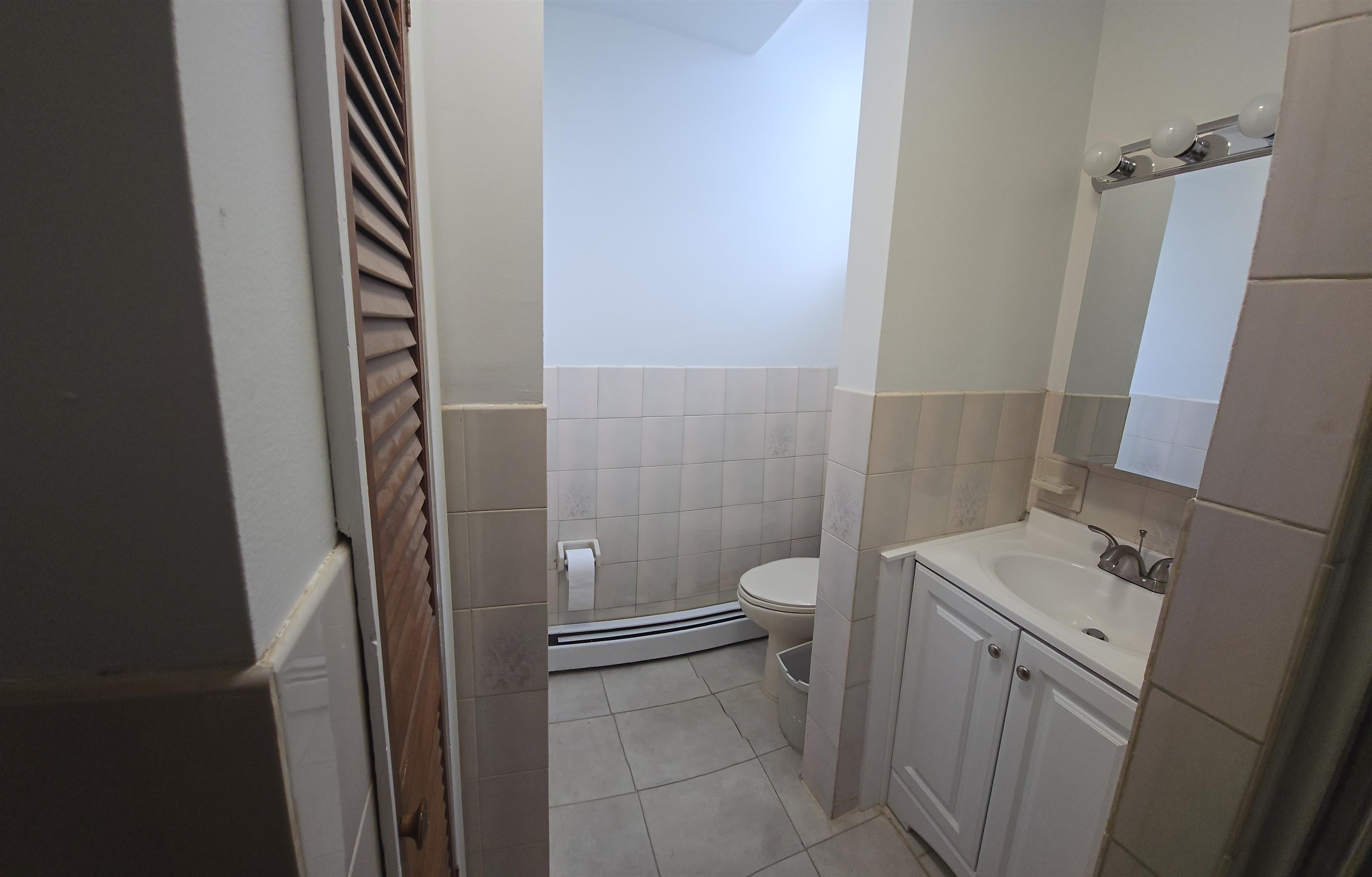 Bayonne, New Jersey 07002, United States, 1 Bedroom Bedrooms, ,1 BathroomBathrooms,Residential,Active,104206