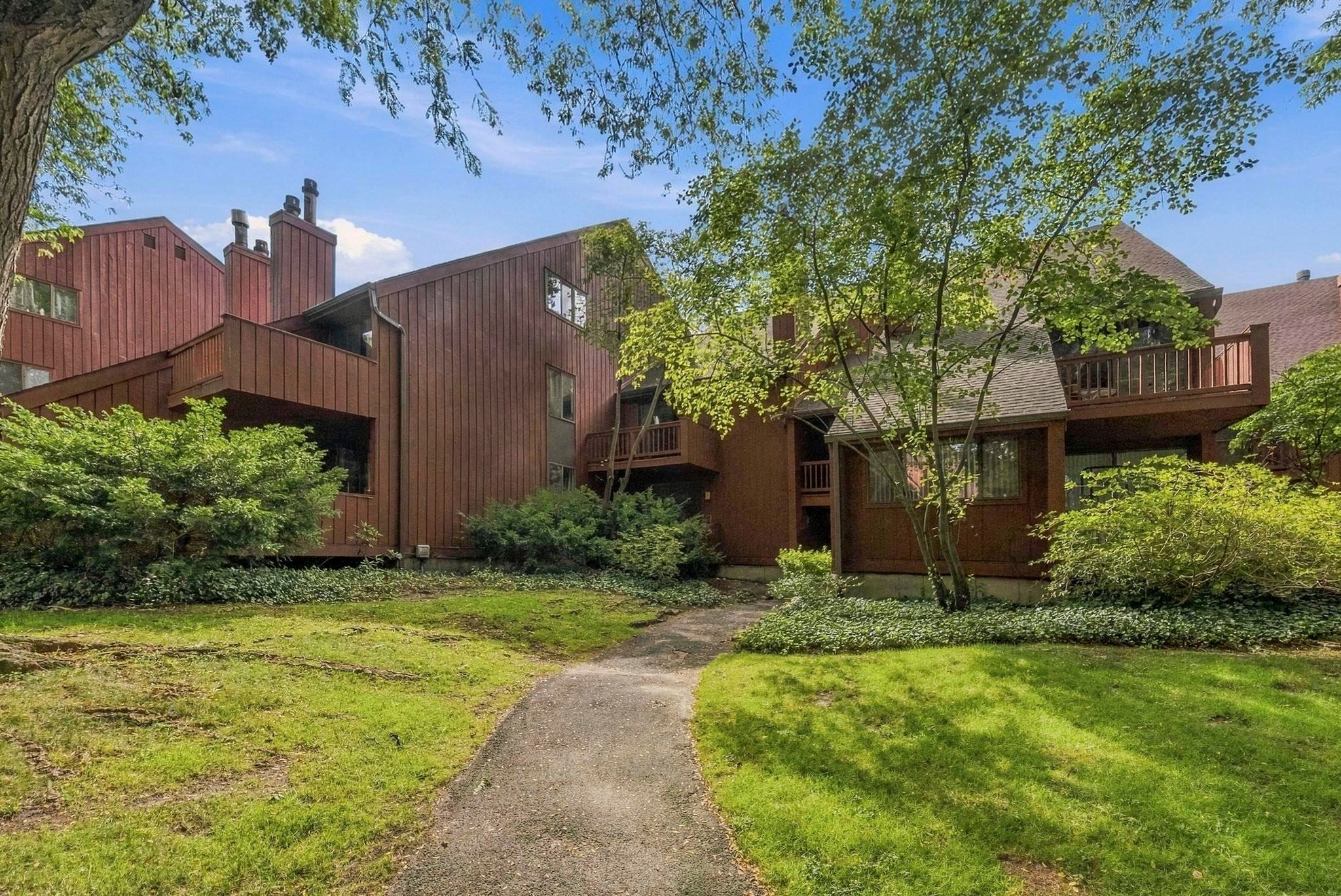 484 TEAL PLAZA 484