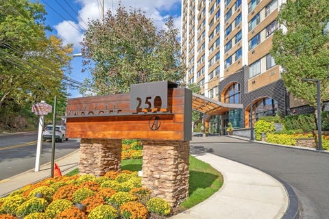 Homes For Sale - 250 Gorge Rd #10J<br/> Bergen County, Cliffside Park, NJ 07010